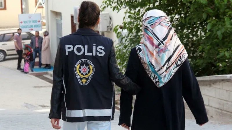 TR police now monitors families, who live in flats for rent and whose father or mother is jailed. The police thinks that the families are supported by the so called “FETÖ” to make a living.
