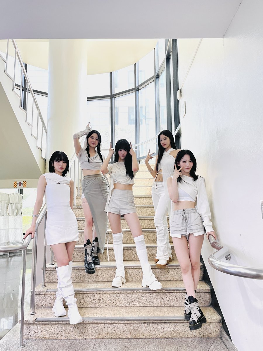 le_sserafim's tweet photo. [#오늘의르세라핌]
230519 @ 뮤직뱅크

#LE_SSERAFIM #르세라핌
#UNFORGIVEN https://t.co/NedYkElj37