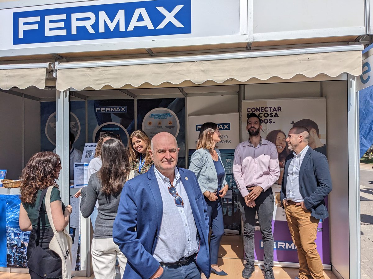 TelecoUPV's tweet photo. Muchas empresas colaboradoras habituales de @TelecoUPV estuvieron presentes en #Foroe #ForoEmpleo esta semana.
¡Gracias por acompañar a nuestros estudiantes! @ADI_News #Dextro @fermax_spain @HPEspana 🙌💯
@UPV @upvsie https://t.co/Jv8H9fZNIQ