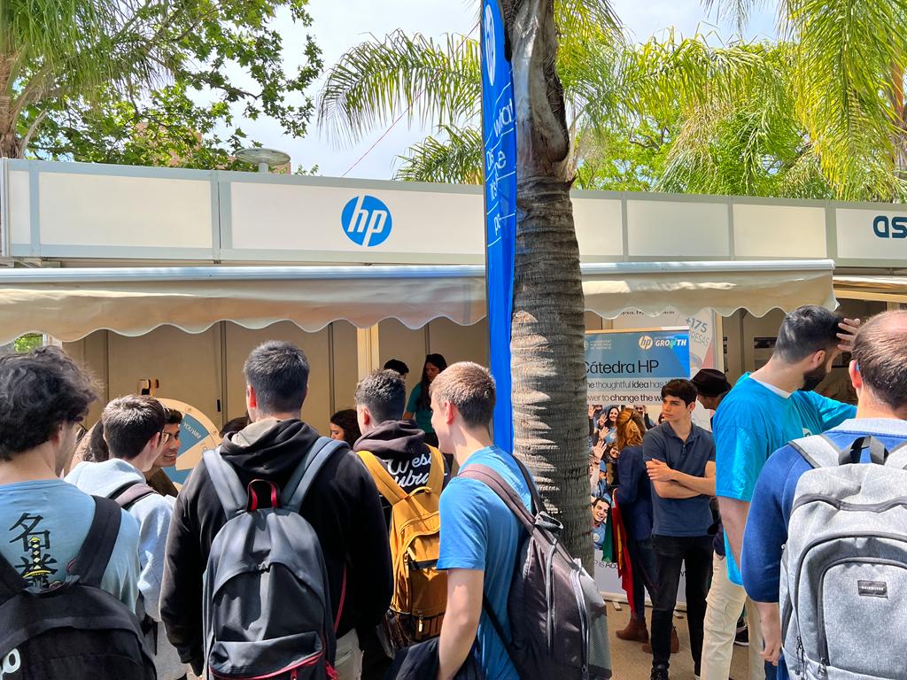 TelecoUPV's tweet photo. Muchas empresas colaboradoras habituales de @TelecoUPV estuvieron presentes en #Foroe #ForoEmpleo esta semana.
¡Gracias por acompañar a nuestros estudiantes! @ADI_News #Dextro @fermax_spain @HPEspana 🙌💯
@UPV @upvsie https://t.co/Jv8H9fZNIQ