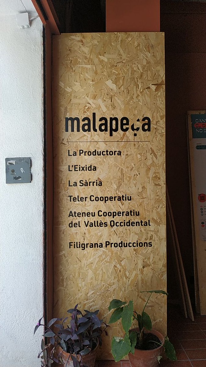 Avui neix a Sabadell un nou #PolCooperatiu: Malapeça, un espai conformat per diverses cooperatives de treball i projectes de l'economia  solidària. Per apuntalar el canvi de model econòmic és necessari que es repliquin arreu del país aquestes iniciatives. Enhorabona companyes!