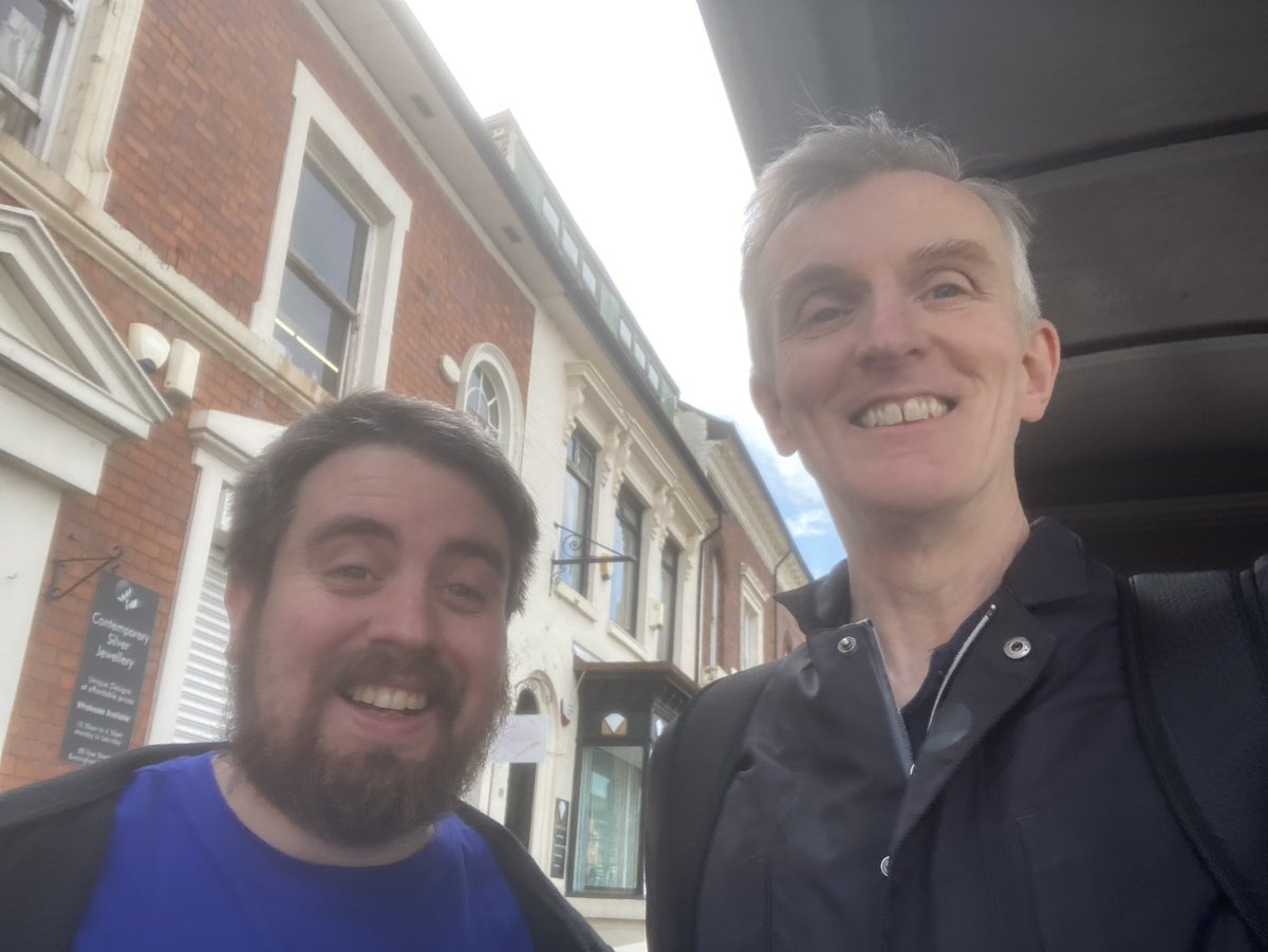 Today I’m joining 1000s of <a href="/PwC_UK/">PwC UK</a> people taking part in #PwCOFOD, where we support 100s of charities and social enterprises across the UK - <a href="/MBaker681/">Mike Baker</a> and I have joined a group delivering leaflets for <a href="/HelpCloseByUK/">Help Close By</a>