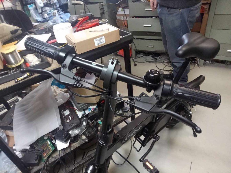 sonelvof's tweet photo. Een leuk klusje, het "legaliseren" van een fiets, kortom, het uitschakelen van de "gashendel" en de maximum snelheid onder de 25KMH brengen. https://t.co/KQp0aw0ODT