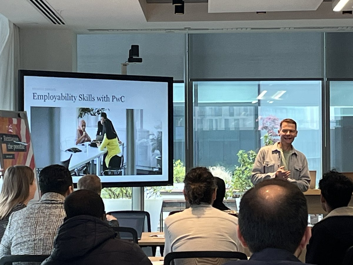 Today’s the day! <a href="/IanEPwC/">Ian Elliott</a> kicks off our #PwCOFOD employability skills session in <a href="/PwC_North/">PwC_North</a> Manchester office for 
<a href="/BB_UK1/">Breaking Barriers</a> #socialmobility #PwC #Volunteering
