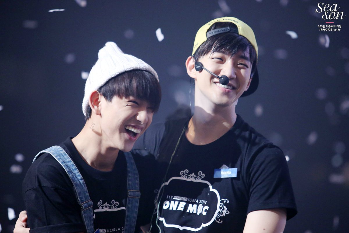 _sunshine501's tweet photo. จินยองกับจุนโฮ เติบโตกันมาอย่างดีเลย 
               2014           ▶️            2023 https://t.co/ny63wATJ90