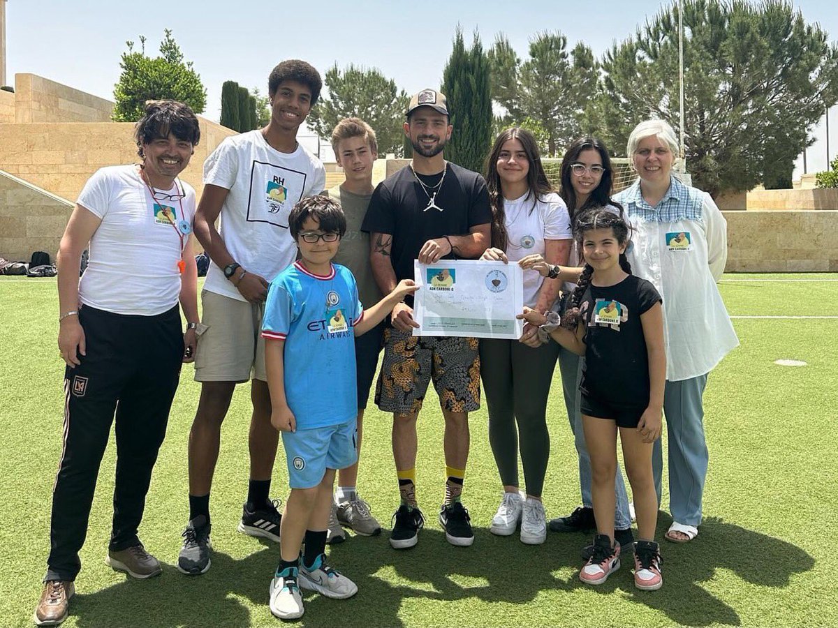 Course d'orientation "Je cours, donc je plante !" pour les classes de CM1-2, 3ème 1 et 2nde, venant clôturer la récolte de fonds pour planter des arbres, dans le cadre de la semaine ADN Carbone 0.
Félicitations à l'équipe gagnante. 🎉

<a href="/aefeinfo/">AEFE</a> 
<a href="/zonemoyenorient/">Aefezonemoyenorient</a>