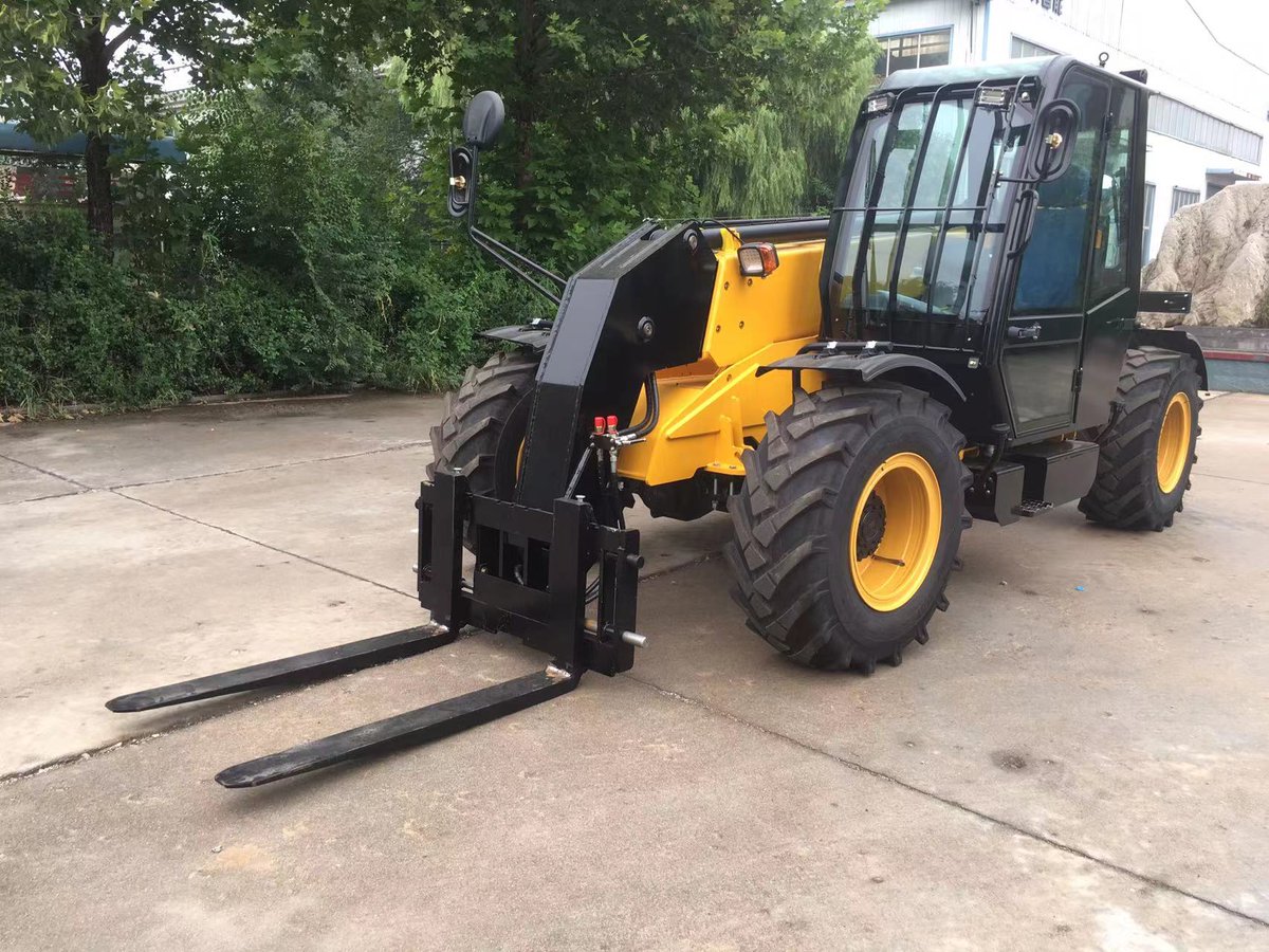 Bunny99on's tweet photo. Lifting height:6800mm
Rated load 3000KG
China Yunnei brand Diesel engine:76kw 
Joystick 
Without pallaelt fork Size: 4650mm*2150mm*2300mm (Pallet fork length: 1220mm)
Hose burst check valve
Self leveling pallet fork 
Quick hitch, Pneumatic tire https://t.co/Opu4QnpuK7