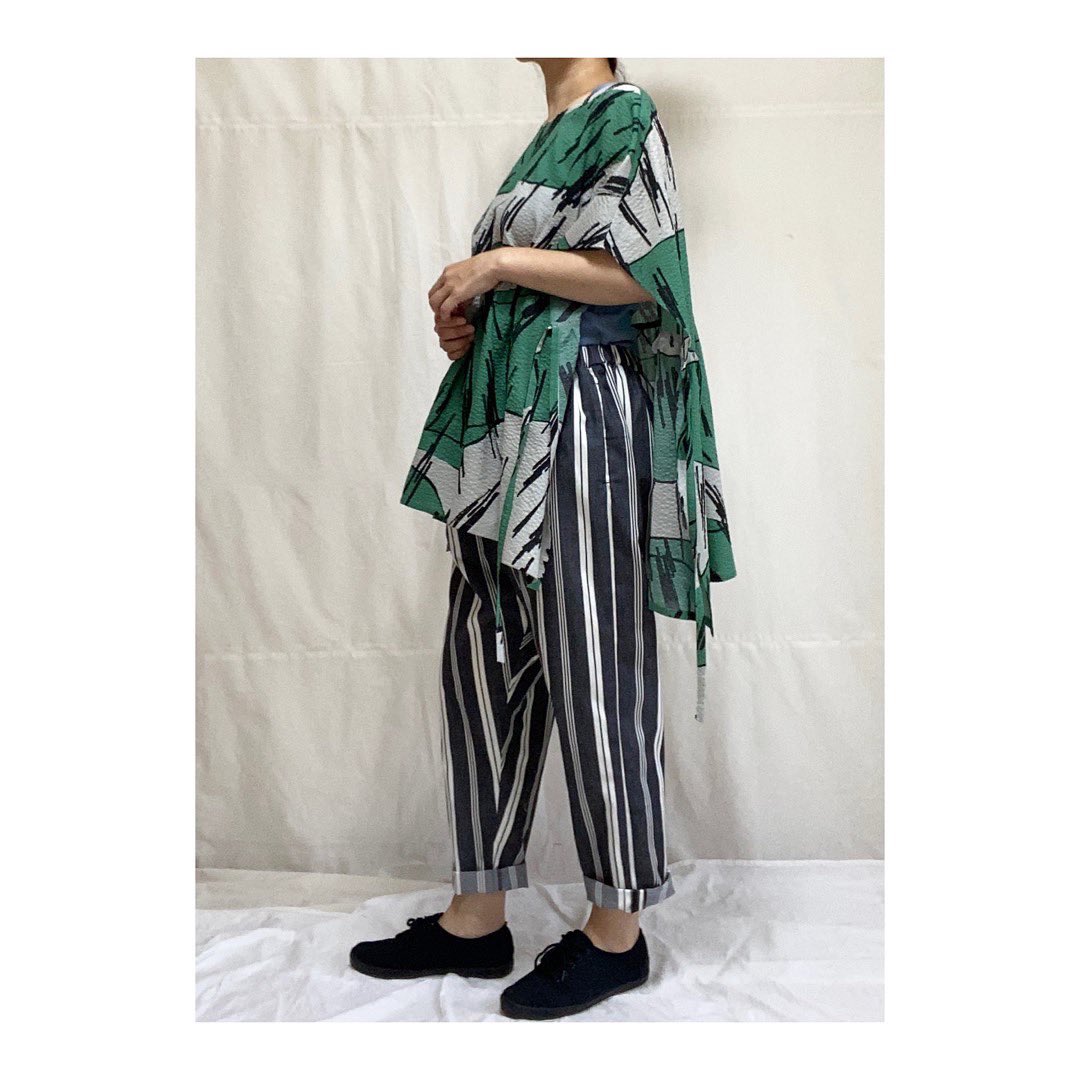 ソフトデニムのサルエルとBIGWAVEのグリーンのプルオーバーできた！
かわいい。
柄on柄
#ハコイチ
#箱崎
#ソーイング