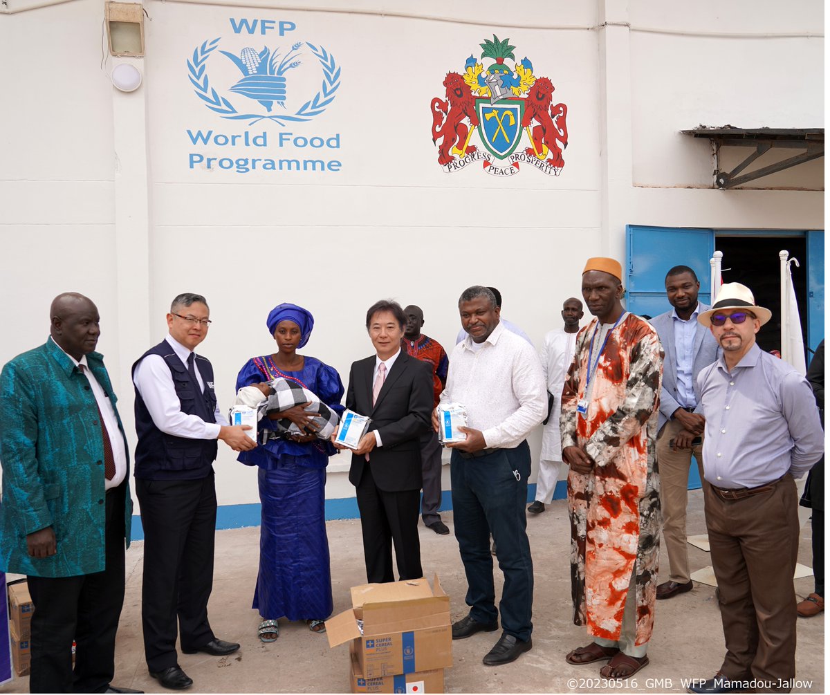 JapanEmbSenegal's tweet photo. １６日、ガンビアの首都バンジュールにて、 @WFP_TheGambia が実施する緊急食糧支援のローンチ・食料引渡式が行われました。
On 16th, The Launching Ceremony of emergency food assistance to The Gambia implemented by @WFP_TheGambia financed by @MofaJapan_en @ODA_mofa_japan @MohGambia https://t.co/FBr80yvH89