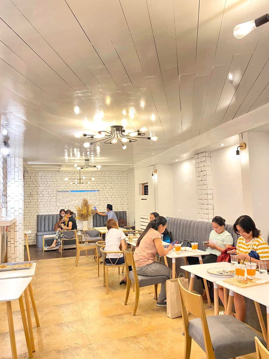 CdoLifestyle's tweet photo. ☕️ New cafe alert‼️

Check out this newly-opened Moonlove Cafe located at Pabayo-Gomez Street. 

➡️ They offer 5% discount on your orders ‼️

📲 Call / message them at 09359351900 for pick up/reservation.

#Moonlovecafe #CDOcafe #CDOeats #CDOLifestyle https://t.co/oOSEnRBSf0