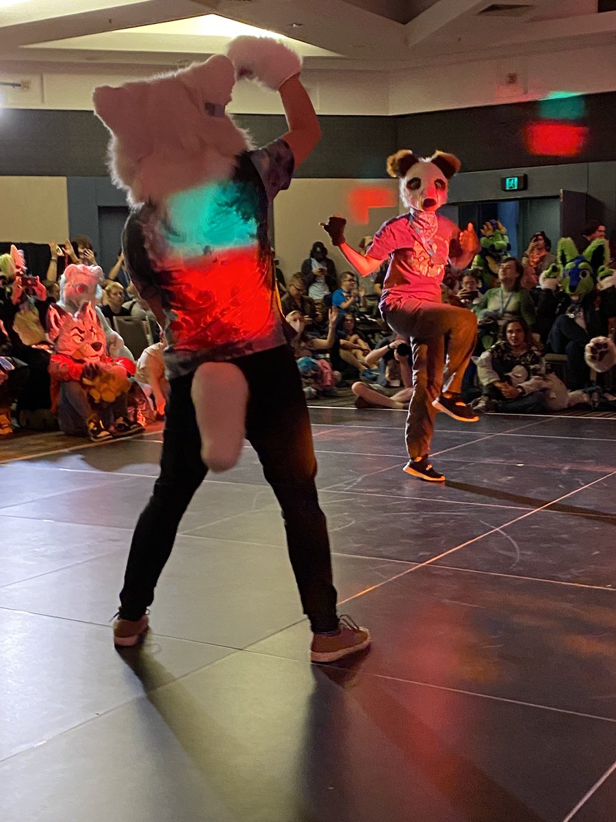 Sarniewolf's tweet photo. So during the @FURstepFW event @Peppa_Nova absolutely spammed my phone with just under 700 photos 👀 of everyone performing and these are some of my faves from all my rounds! https://t.co/l4HJJsCaVH