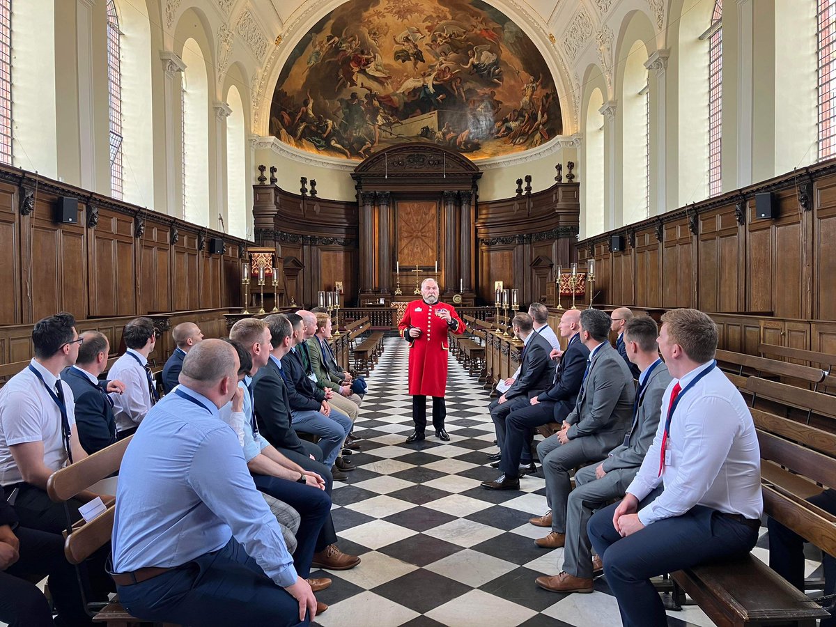 17_RLC's tweet photo. Members of the Regt visited the Royal Hospital Chelsea on the 18 May 23. Hosted by Maj (Retired) Charlie Farley who gave the current service personnel an insight in to this fantastic facility for veterans who have served in the Army.
#royalhospitalchelsea #104bde #armylogistics #wearetherlc
