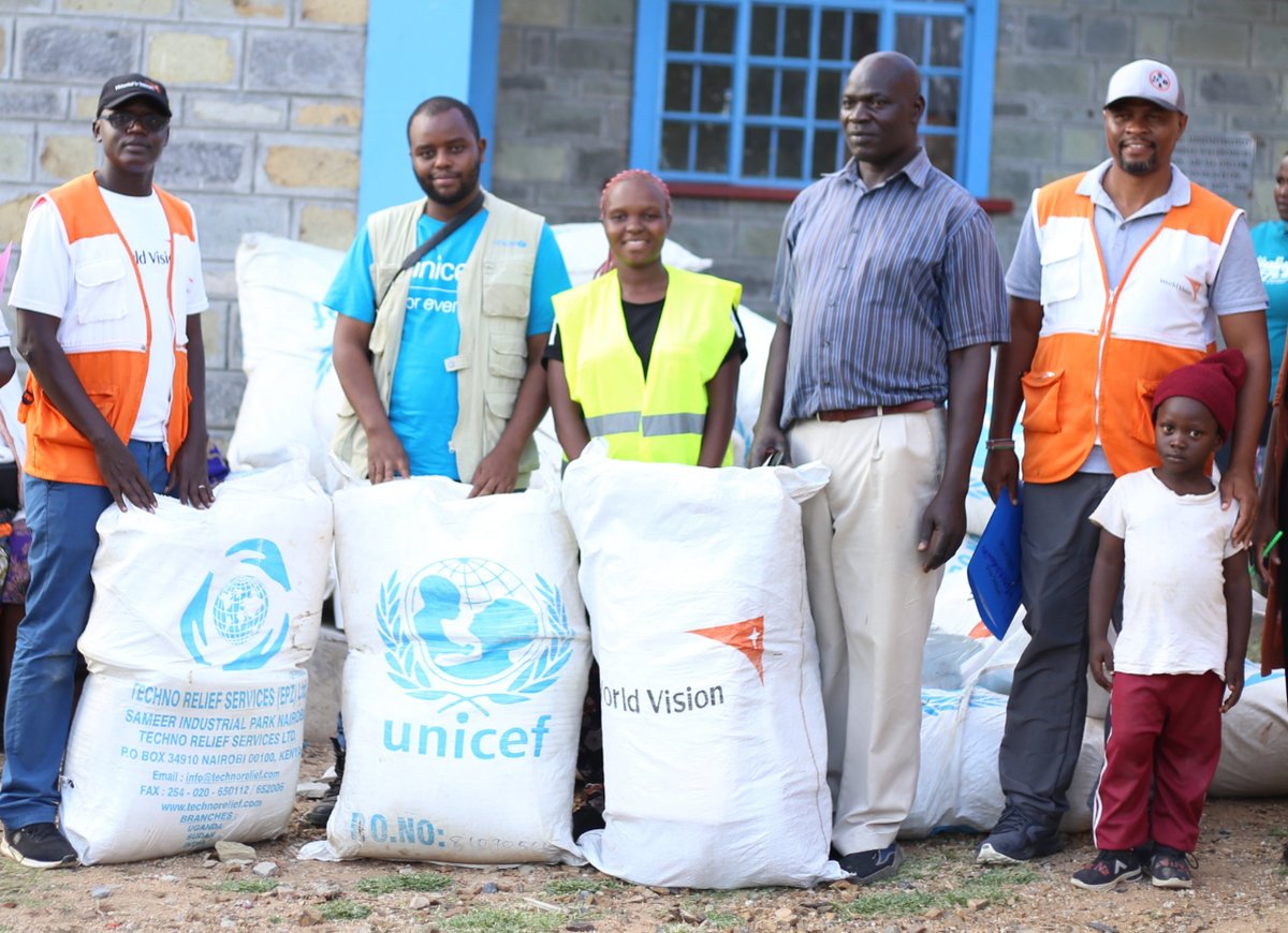 ClothAChildINIT's tweet photo. Cloth A Child Initiative donated cloths of all ages to flood victims in Nyakach Sub-County.
Through joined forces with UNICEF, World Vision Kenya, and SWAP Kenya 300 kits of non-food items were yesterday distributed in Gem Rae, Rangul, Thurdibuoro, and West Nyakach Locations. https://t.co/A7rW8zMRLC