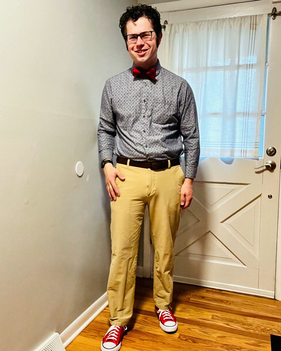 rubin_allergy's tweet photo. I’m wearing red shoes today to raise food allergy awareness and honor Oakley Debbs who would have been 17 years old but tragically passed away due to a severe food allergic reaction. 

May 20th is International Red Sneakers Day

@oakley_red #foodallergy #bowtiefriday https://t.co/oNMFsZf8gc