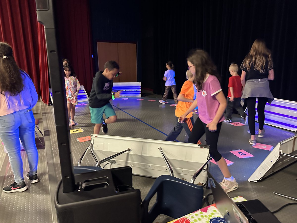 Discover_MV's tweet photo. Last week’s Block Party was a BLAST!  Thank you to all our volunteers, and thanks to everyone who came for a night of fun!! https://t.co/8wywn1LBmz