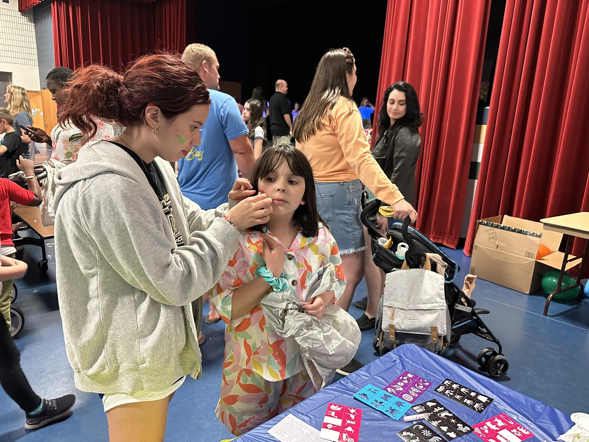 Discover_MV's tweet photo. Last week’s Block Party was a BLAST!  Thank you to all our volunteers, and thanks to everyone who came for a night of fun!! https://t.co/8wywn1LBmz