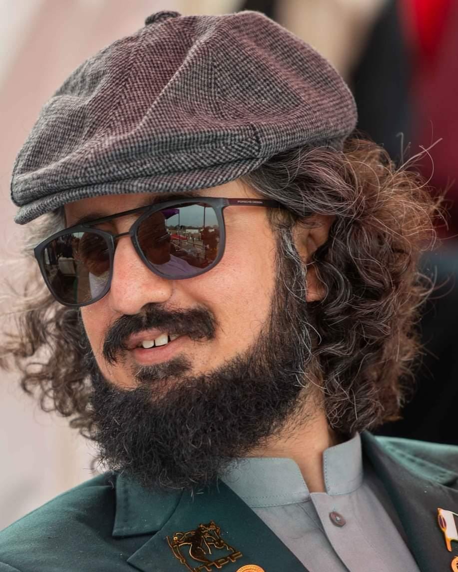 میر لئے پانا بھی تم ❣️✨🌹
میرے لئے کھونا بھی تم❣️✨🌹
میرے لئے ہنسنا بھی تم❣️✨🌹
میرے لئےرونا بھی تم❣️✨🌹
اور جاگنا سونا بھی تم❣️✨🌹
جاؤں کہیں دیکھوں کہی✨🌹
تم ہو وہاں تم ہو وہی❣️✨🌹
کیسے بتاؤں میں تمہیں❣️✨🌹
تم بن تم میں کچھ بھی نہیں🌟