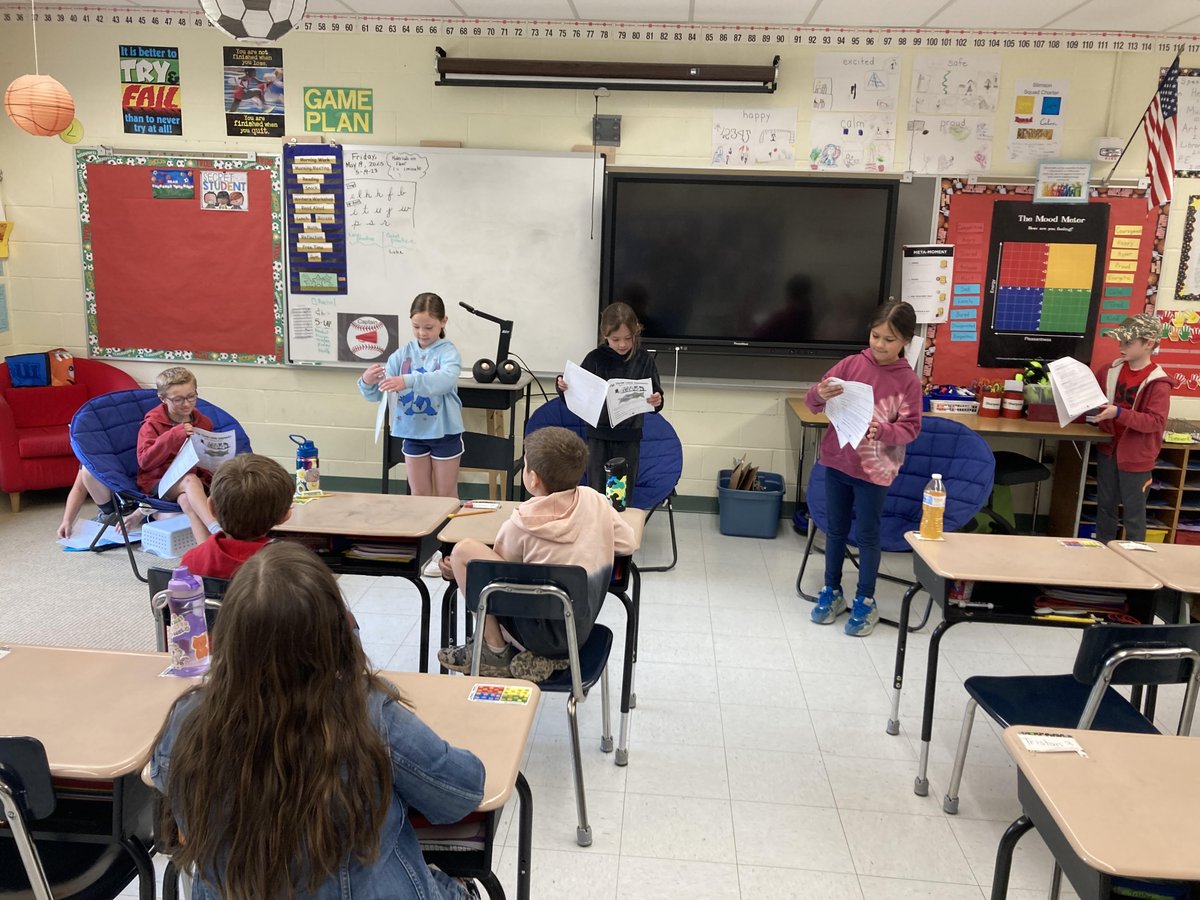 stimsonk's tweet photo. Fairy Tale Play ~ The Three Elephants #newhtfd https://t.co/Jmm7fj7Keu