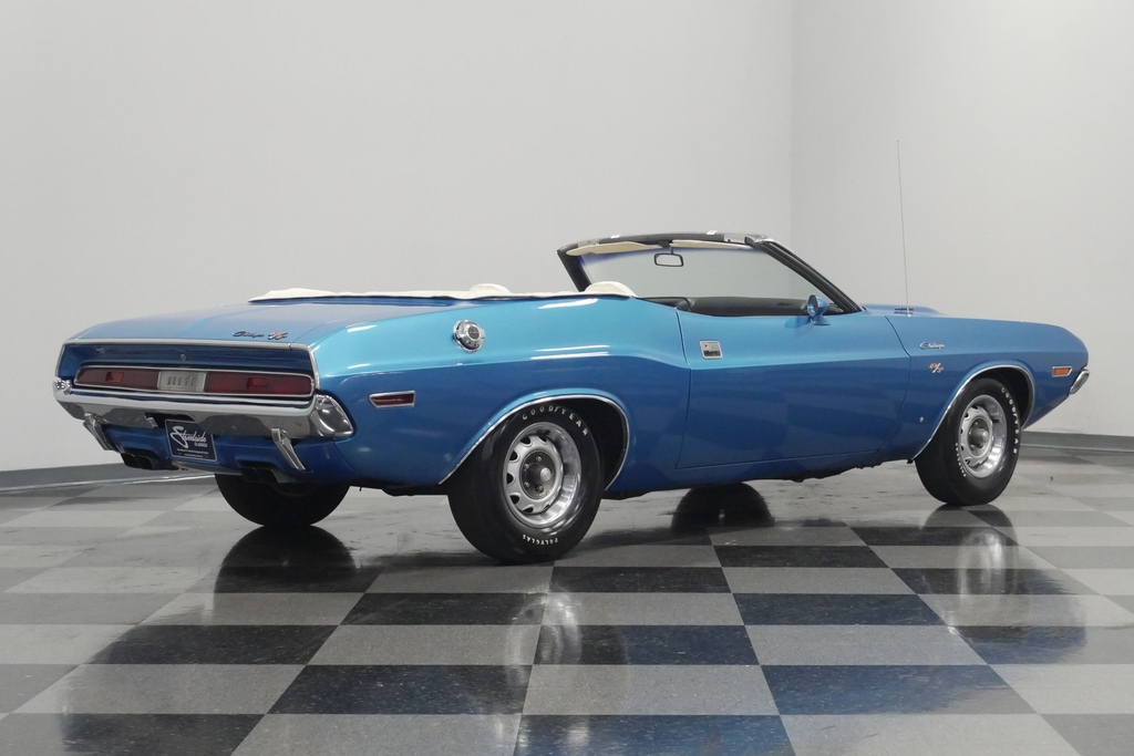 streetsidecars's tweet photo. This 1970 #Dodge #Challenger R/T #Convertible features a 440 #Magnum #V8 teamed with its numbers matching #Torqueflite automatic transmission. View the full listing here: https://t.co/lnymwMRs7v https://t.co/FCQrf97Lm9