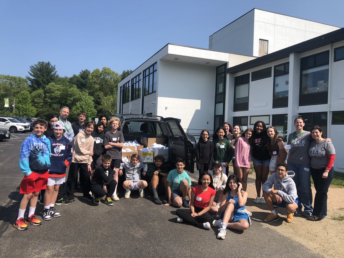 These <a href="/PikeSchool/">Pike School</a>  upper schoolers did some amazing service work at #PikeFest today and helped our friends at <a href="/LazarusHouseMA/">Lazarus House Ministries</a>