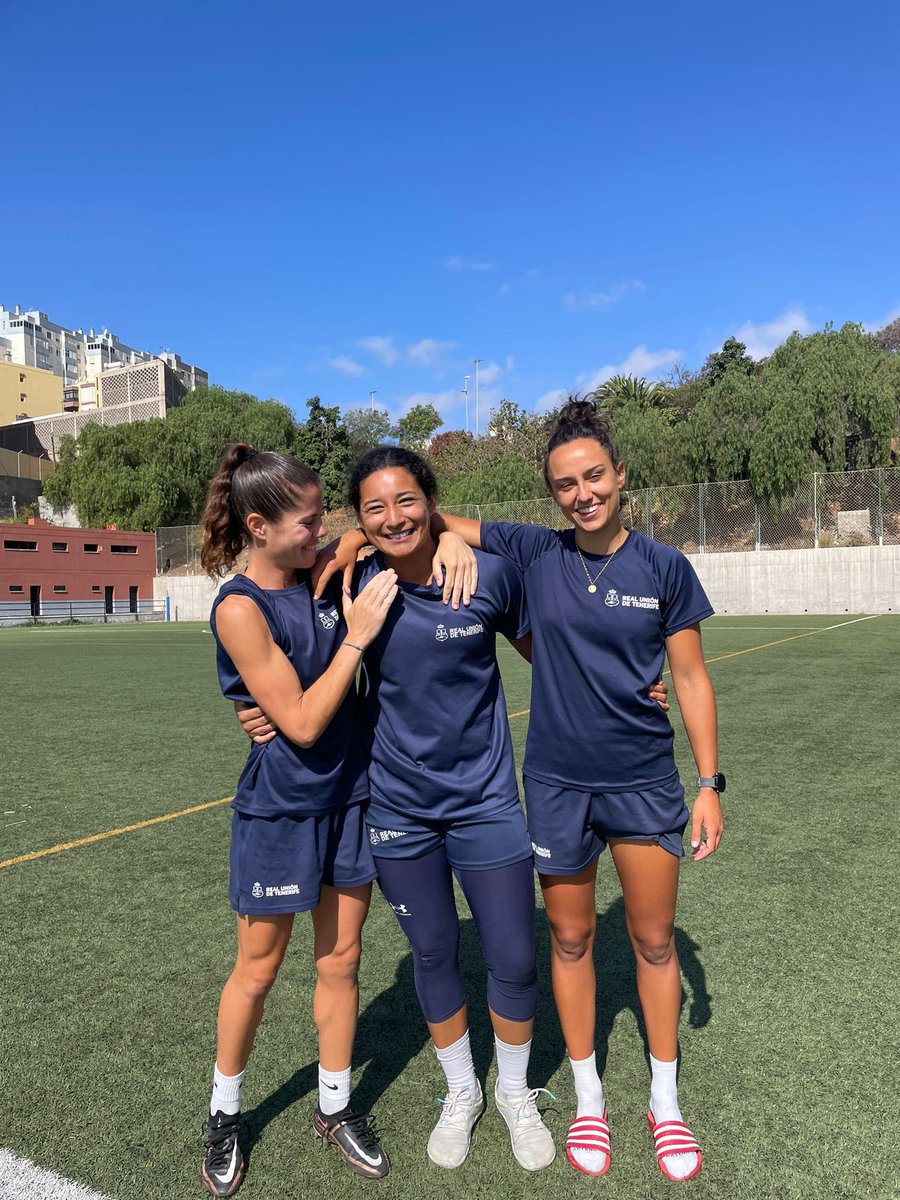 ailafustersndra's tweet photo. The kind of people I wanna be around 
🫶🏼🫶🏼🫶🏼🤠😜⚽️ https://t.co/KaB701PPjm