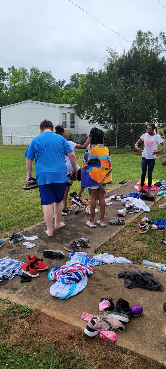 KabrinaLester's tweet photo. It's field day! Shows the babies how proud you are that they met their goals by contributing to our class project ❤️#goalsday #CESTigercubs @cburgelem @TCBOE #match #donorschoose
https://t.co/KJ1mJfE2lg https://t.co/cZXlZ47aJJ