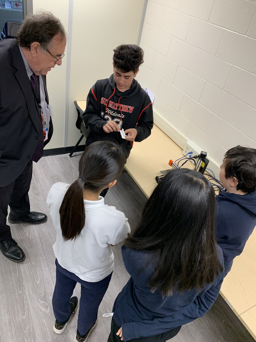 emdelsordo's tweet photo. @HCDSB @stmattoakville @hcdsbsteam Touring with Trustee Saunders at St. Matthew’s and amazed by the students’ articulation of learning! Amazing program! https://t.co/aMCtWkcaGV