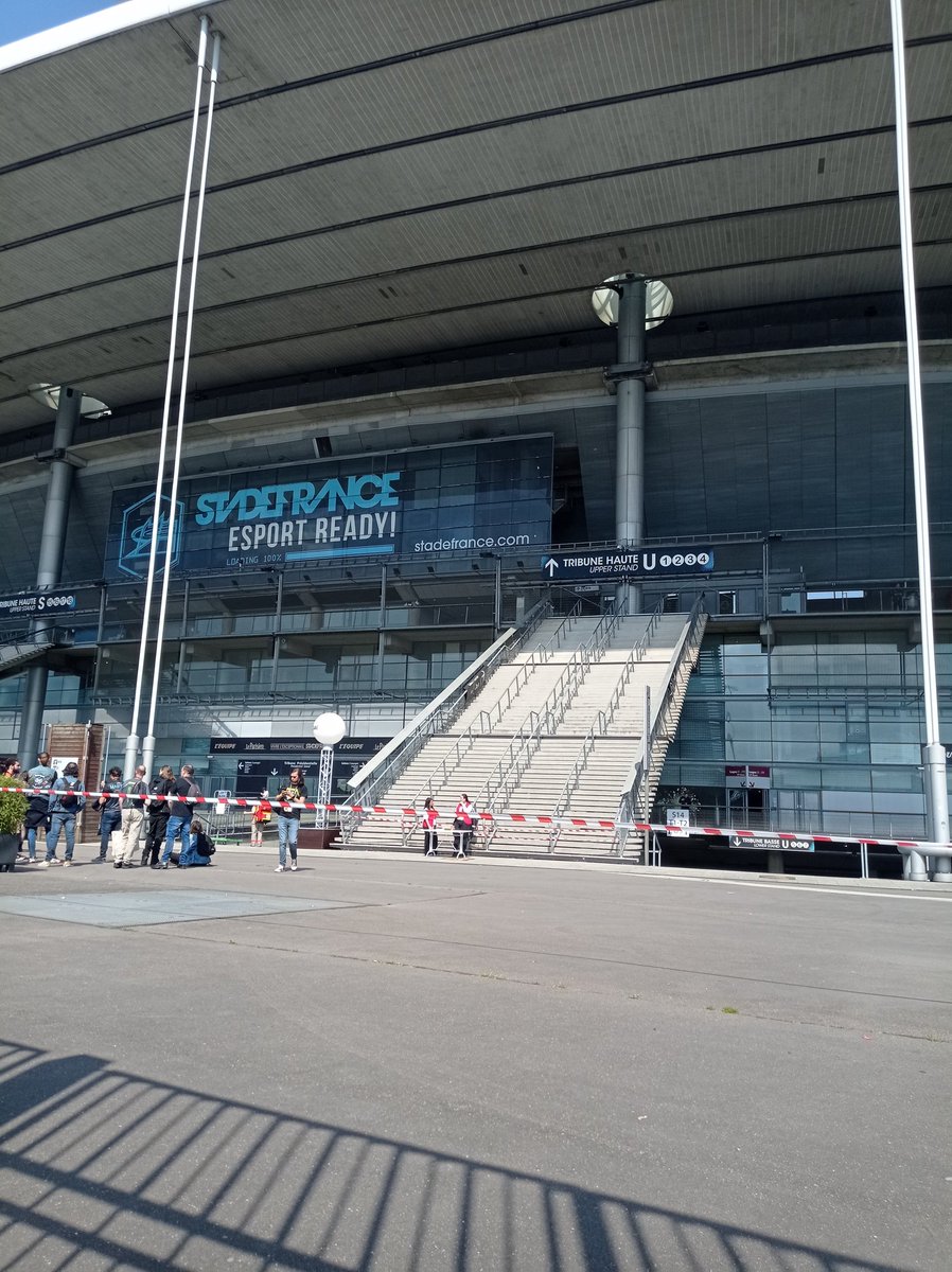 Aujourd'hui c'est #concert <a href="/Metallica/">Metallica</a> au <a href="/StadedeFra59072/">Stade de France</a> grâce au concours des #cryptounes de <a href="/LeParisien_NFT/">Le Parisien NFT</a> et vous ?