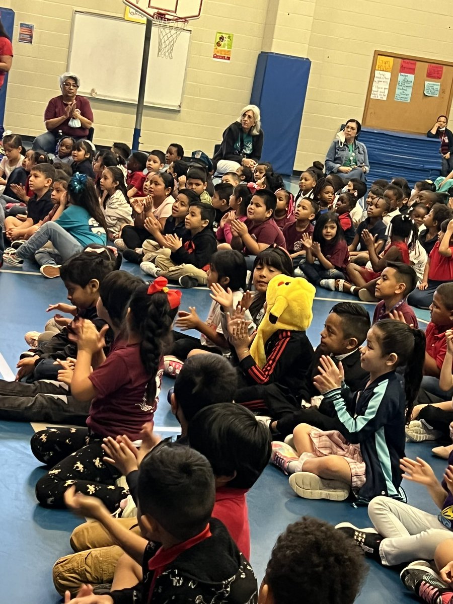 npcarty's tweet image. Our kinder and 1st graders are enjoying Career Day while learning about dental health❤️❤️🦷 @Best_Bulldogs @AliefISD @AliefCounseling