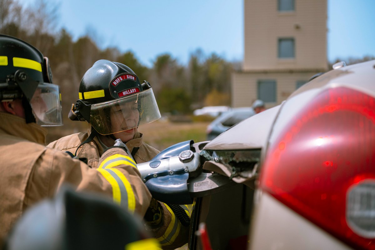 RCAFOperations's tweet photo. Being prepared is a requirement of the job – not an option! Here members of 26 CF Health Services and 14 MSS Fire and Emergency Services conduct a joint casualty extraction exercise at the Fire Fighting training area at #14Wing Greenwood, NS. @RCAF_ARC #Alwaysready https://t.co/8A1gZhdK1p