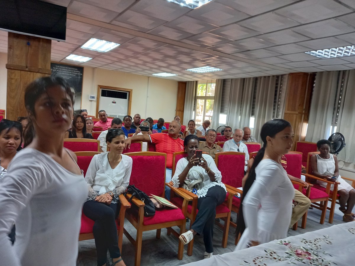 En la #IslaDeLaJuventud se efectúa hoy evento precongreso de medicina familiar #Cuba  #SentirPinero
