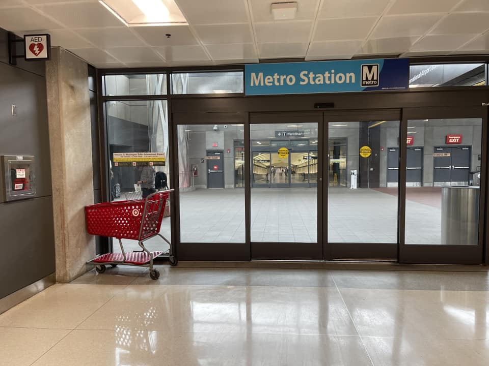 Dulles Airport (IAD) tweet media