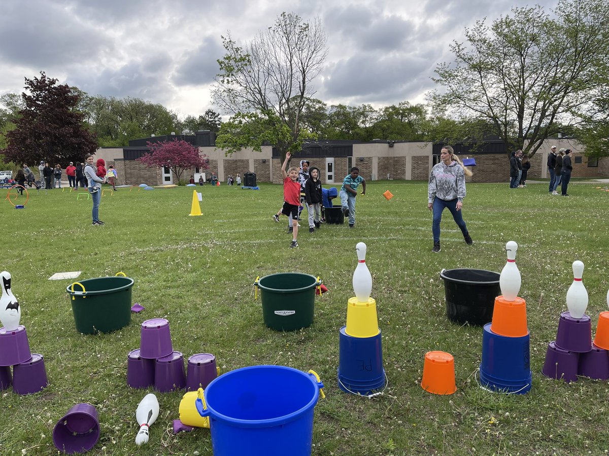 AaronBenesh's tweet photo. Track and Field Day 2023!!!! 🏃🏻‍♂️ 🏃‍♀️ https://t.co/UM5GB2fnu4