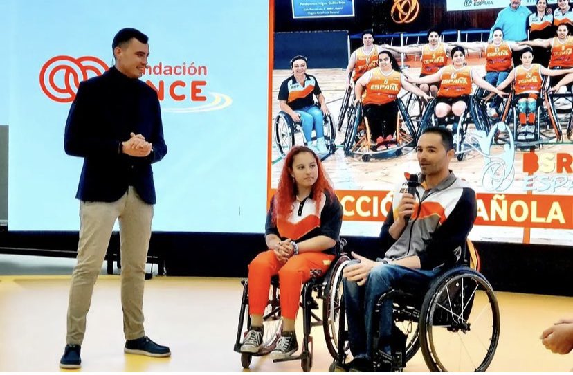 🗓️ Hoy en el Espacio Por Talento Digital de la <a href="/Fundacion_ONCE/">Fundación ONCE</a> se ha presentado al #TeamESP 🇪🇸 sub25 femenino de 🏀 en silla de ruedas que competirá en el Mundial de Bangkok 🇹🇭 del 3 al 9 de octubre 👏🏻 

#SomosFMDDF
