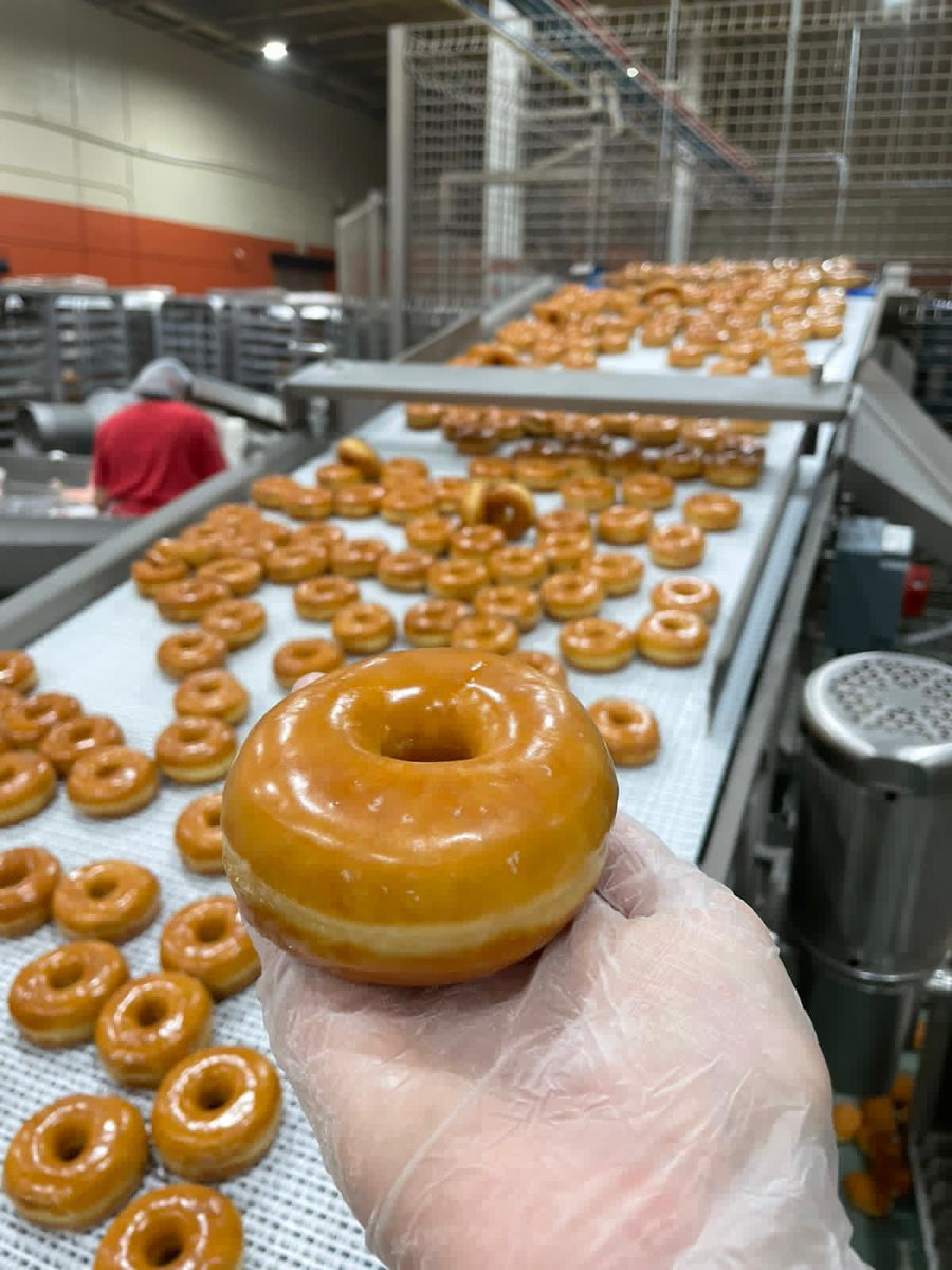 🎉 Immerse yourself in a world of sweetness as we share the secret behind crafting the perfect glazed doughnuts. With our cutting-edge bakery equipment, you'll be able to create these heavenly treats with ease and precision. 🙌 #doughnuts #glazeddoughnuts