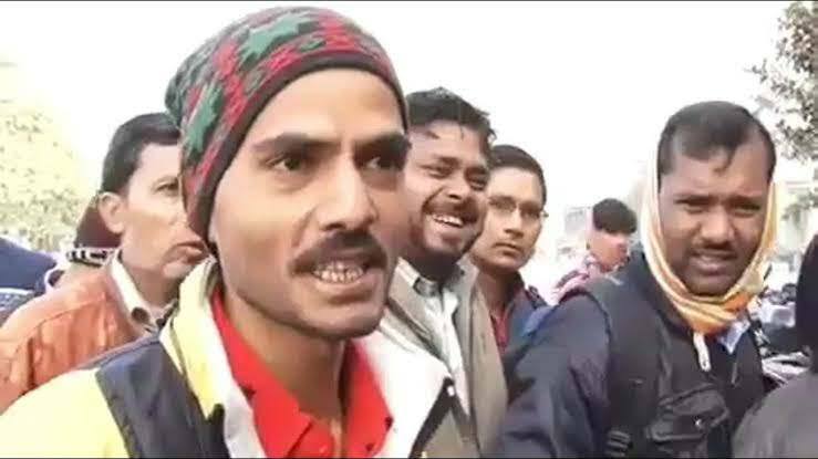 YourMasalu's tweet photo. RBI to withdraw Rs 2000 currency note. नोट बंदी 

Public : https://t.co/59zNQyST8w
