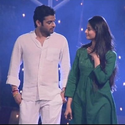 heyyajnabee's tweet photo. the ship. the shipper. https://t.co/d3Cn8eZsvI