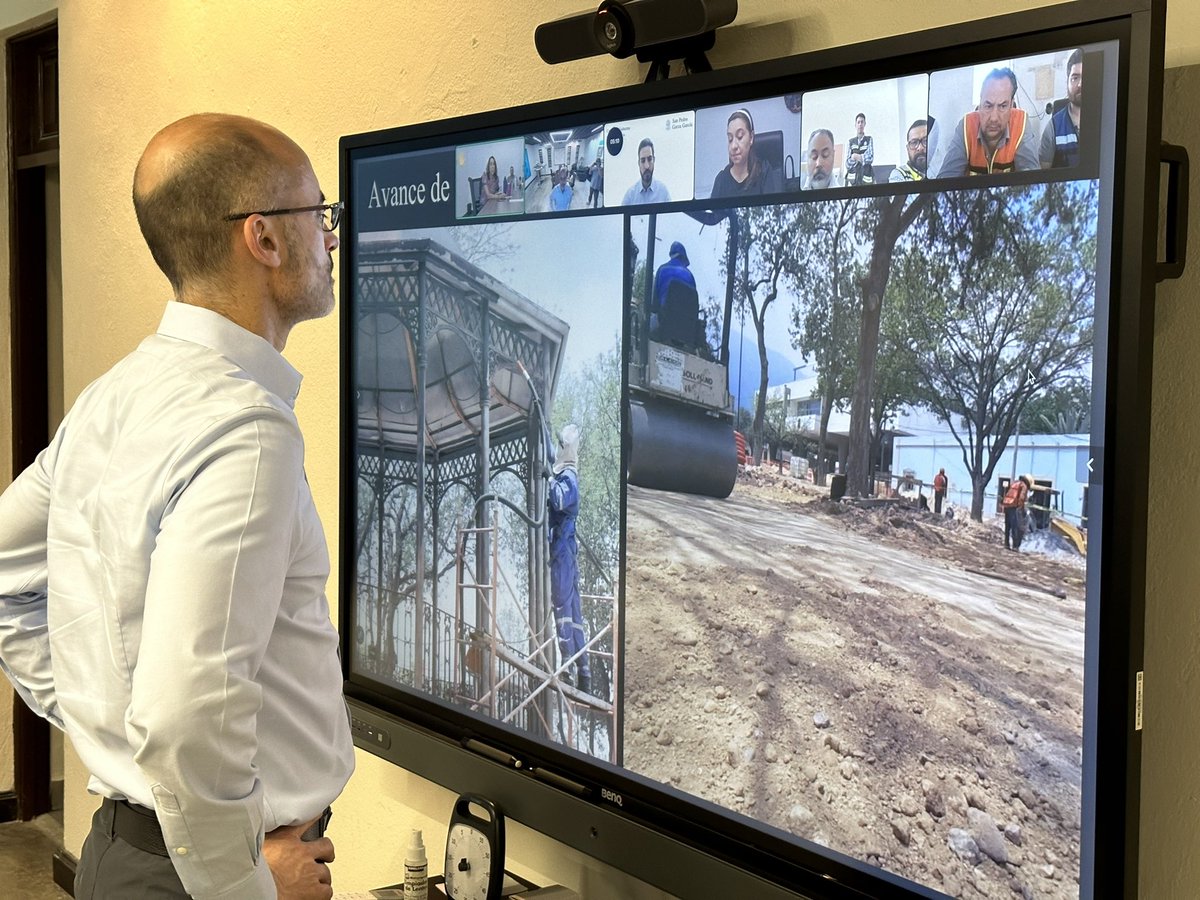 miguelbtrevino's tweet photo. Para que las obras salgan rápido y bien hechas, hay que estar pegados.

A mí me ha servido hacer dos supervisiones:

1. Una junta semanal con todos los contratistas para ver avances 
2. Visitar el lugar de la obra y hablar directamente con los operadores e ingenieros.

Ya falta menos para estrenar el Centrito  y Casco San Pedro.