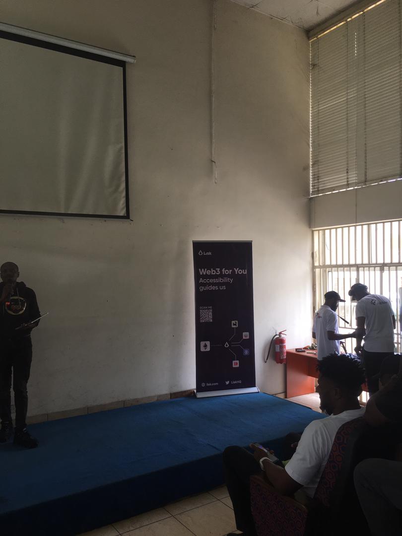 Igwe_omah's tweet photo. Live at blockchain day #blockchainuniport https://t.co/Oy8UDNTriZ