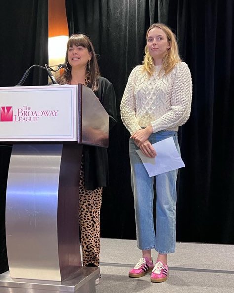 fooknluvjodiec's tweet photo. i never see villanelle when looking at jodie but THIS is so villanelle coded https://t.co/fmilVS0ONX