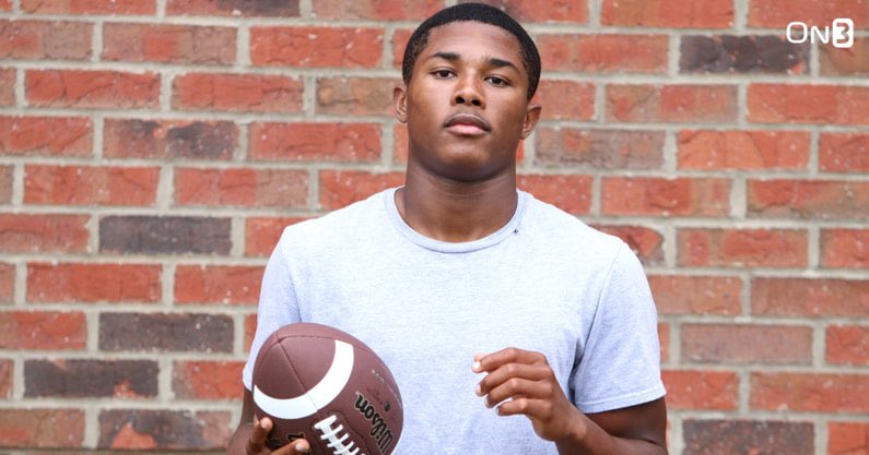 2025 ATH Osiris Gilbert has athletes throughout his family. His mother is Georgia’s head track coach. His father was an NFL LB. Both of his brothers were P5 football players.
Multiple college programs have taken note of his athletic ability. Gilbert talks about his early offers.