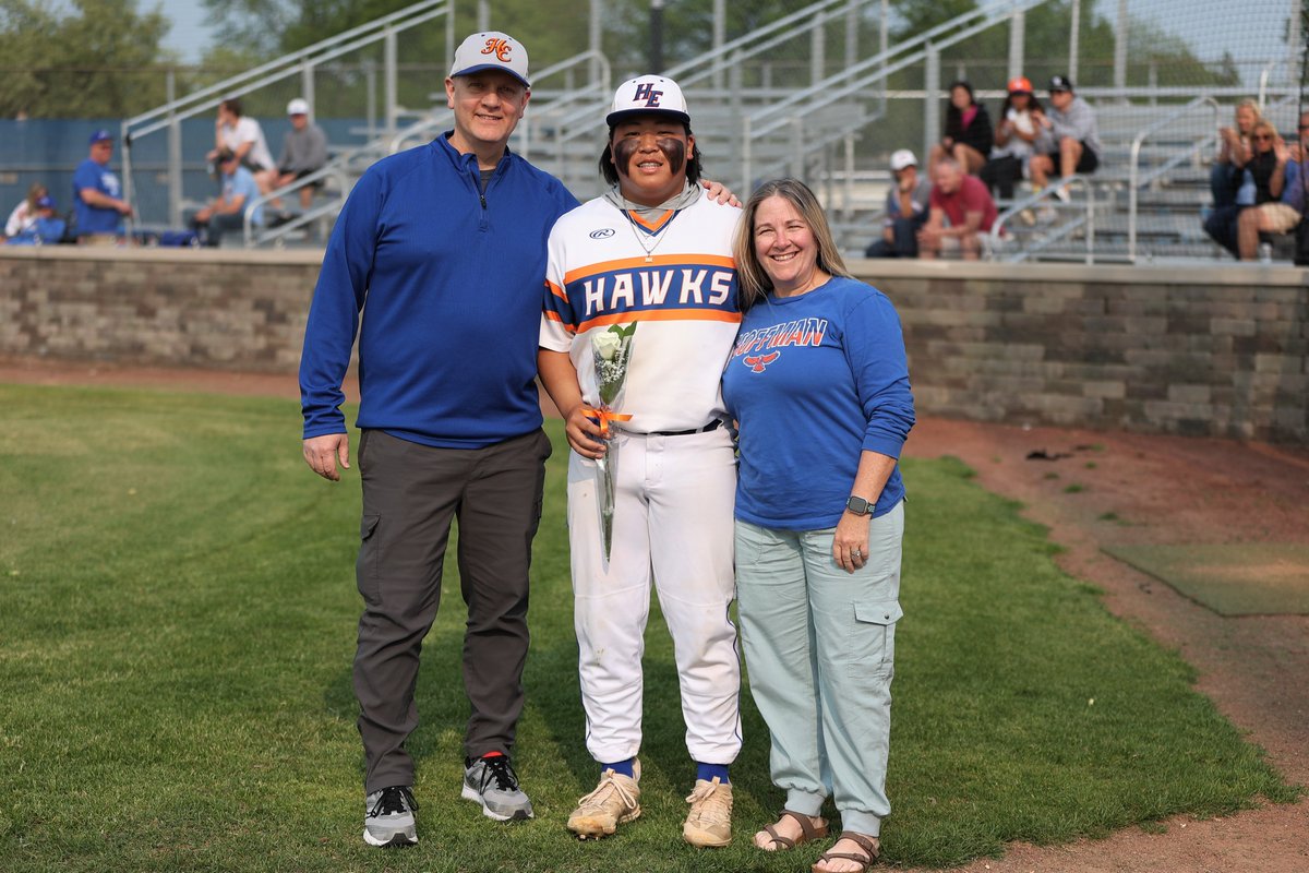 Blackhawks812's tweet photo. @HoffmanBaseball - Hawks win on Senior night 14-10 over Wheeling. These 3 seniors powered the Haeks attack with 8 hits (4 1B, 1 2B, 1 3B, 2 HR). Great leaders from great families. Derek Conjardi picked up his 1st HS win on the mound. https://t.co/PQPT56GBzi
