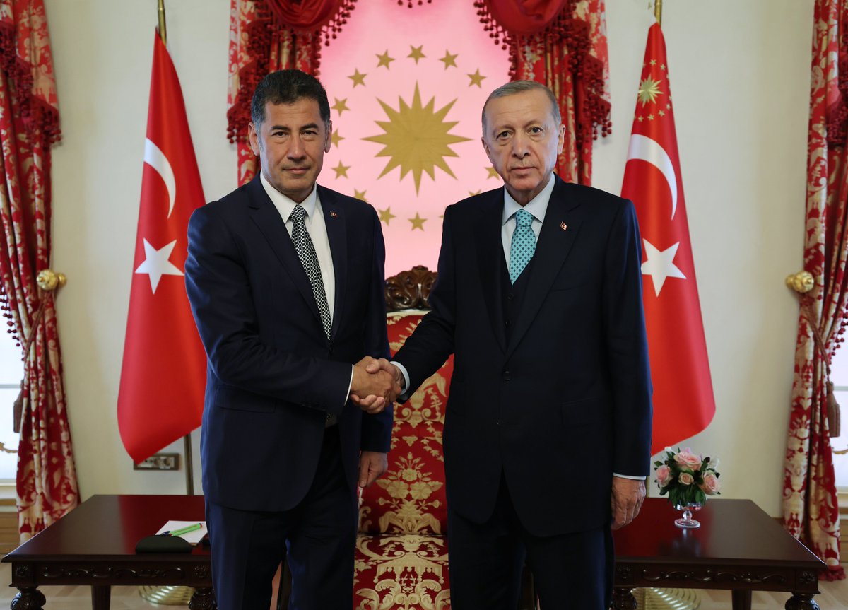 bbcturkce's tweet photo. Cumhurbaşkanı Erdoğan ile Sinan Oğan'ın görüşmesi başladı

Gelişmeler canlı anlatım sayfamızda: https://t.co/azdIACPhuV https://t.co/KAgFb5xpq7