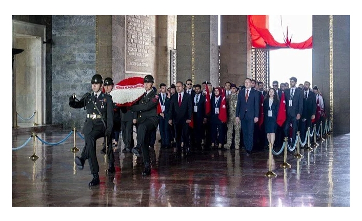 kamudanbilgi's tweet photo. Anıtkabir'de 19 Mayıs töreni https://t.co/UNulsU6fip https://t.co/IG7TnhJ3dy