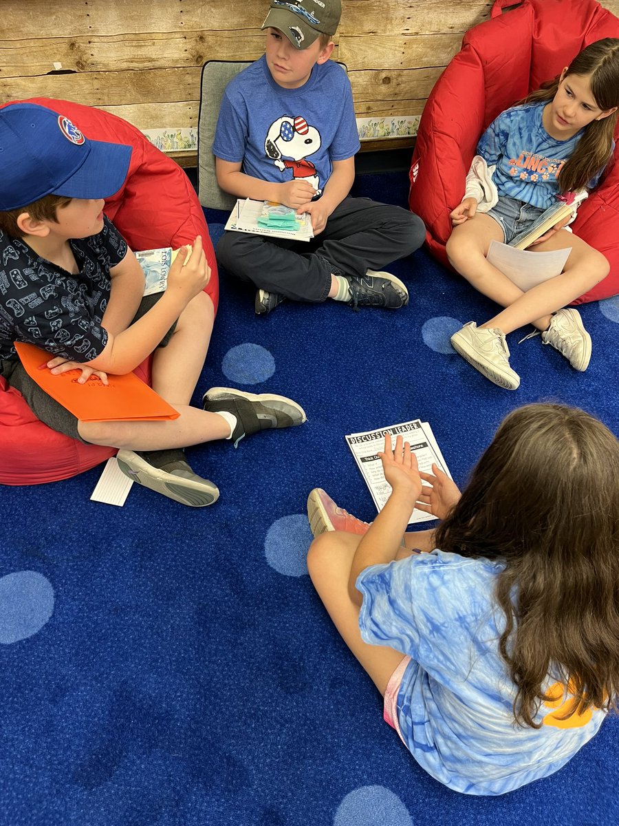 Proud teacher moment this morning as these ss started book clubs! Wonderful discussions, connections, and deep thinking <a href="/UpAtLincolnOP/">Lincoln Elementary D97</a>