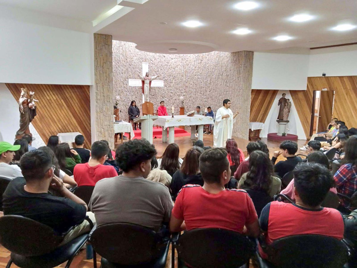 upsalesianaec's tweet photo. 🙋♀️💡Durante los meses de abril y mayo se realizaron encuentros #formativos de #Antropología #Filosófica #Teológica con la presencia de 980 estudiantes de primer nivel de todas las carreras del campus #ElGirón en la casa de retiro San Patricio, #Cumbayá que fueron organizados por el área Razón y Fe de la #UPS.
¡Más que formar profesionales, transformamos vidas!
#UPSQuto #UPSEcuador 💙💛