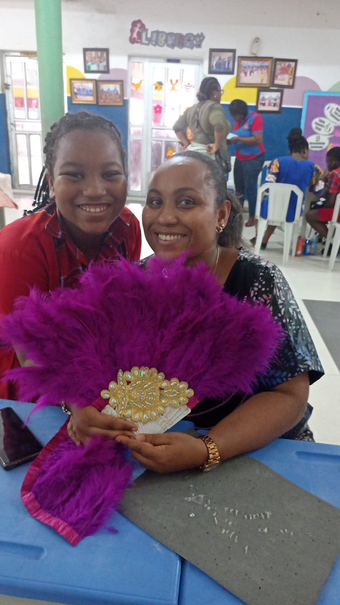 Uju85994766's tweet photo. Our creative parents celebrating International Family Day in grand style!

#happyfamilyday
#hallmarkschool #school 
#familycraft https://t.co/iTPEdg0F1w