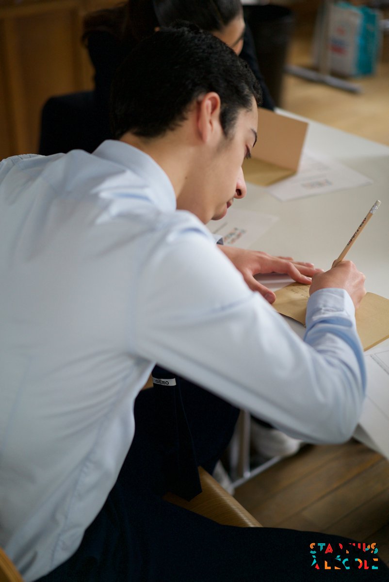 👉 Cette journée, c'est la classe de 1ère STMG du lycée Dumont d’Urville (78) qui a fait la rencontre de Carole Vigezzi, co-fondatrice de la startup Plinth, incubée au @104factory . Les élèves ont travaillé sur un projet de création de #startup dans le domaine de la #culture !🖼️