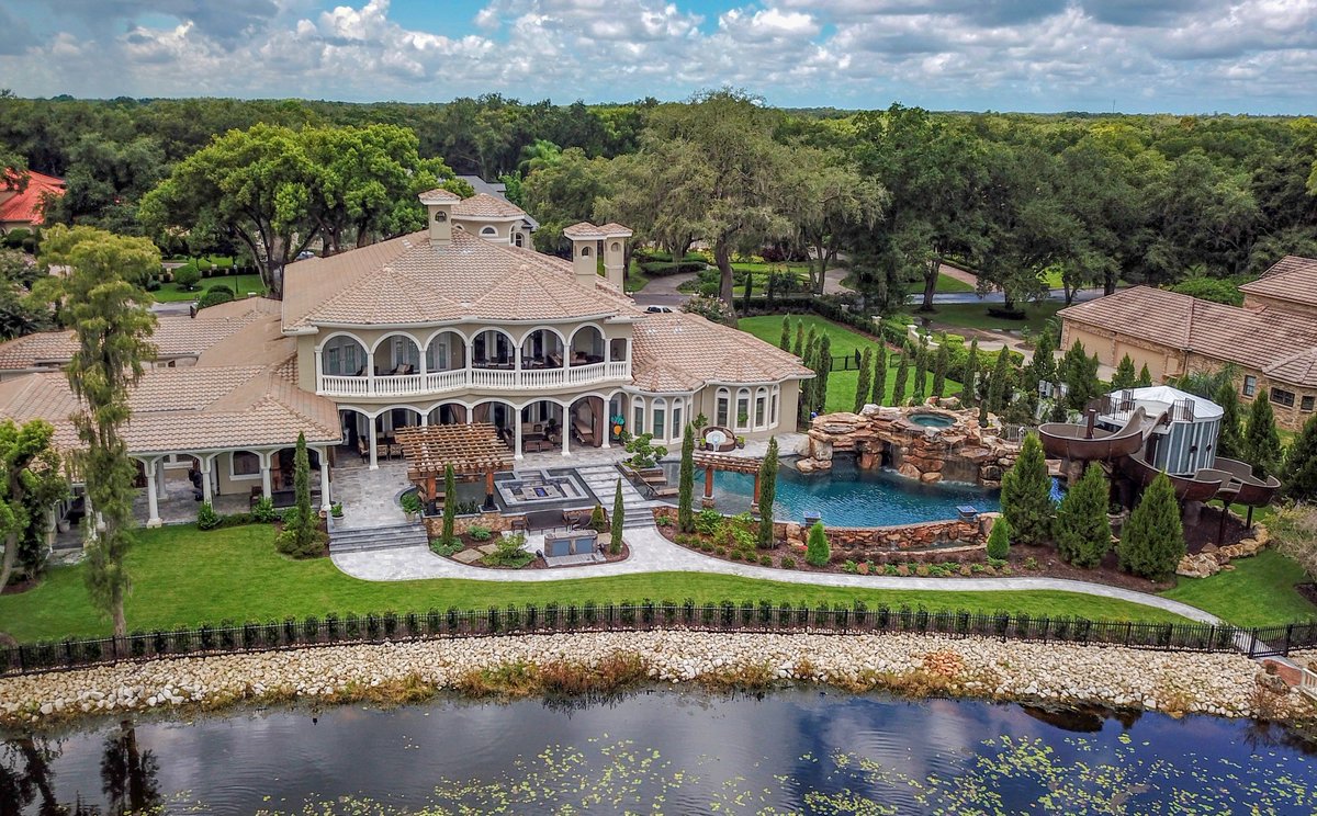 #RT @lucaslagoons: This pool is 110 feet long, 100 thousand gallons, 168 tons of rock, and has a 140 foot long water slide. #insanepools #lucaslagoons #pool #poolparty #poolbuilders #backyard #insane #waterslide