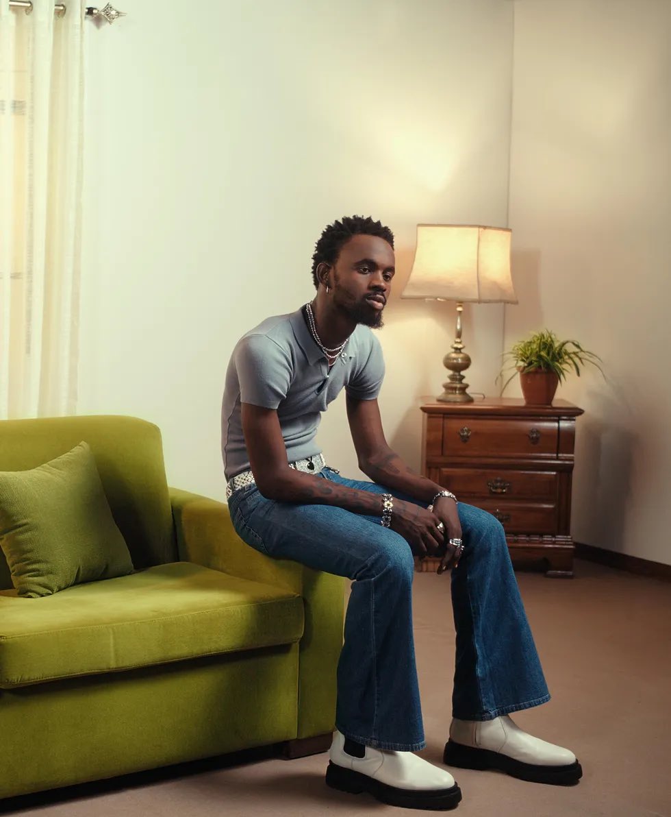 Thank you my lovely 32 million followers. ❤️🖤